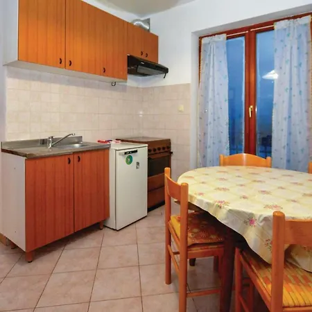 Apartman Lovely In With Kitchen Izola